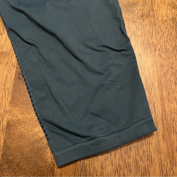 Fabletics High Rise Blue Leggings Large 22” Inseam Athletic Workout Athleisure - Picture 7 of 9